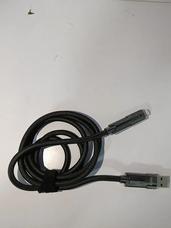 Black_Premium_Car_Charger_120W_With_Detachable_Cable