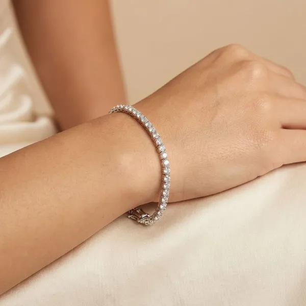 Sterling_Silver_And_Glass_Daimond_Tennis_Bracelet_For_Women
