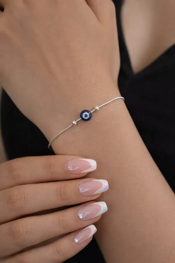 Sterling_Silver_And_Glass_Evil_Eye_Bracelet_For_Women