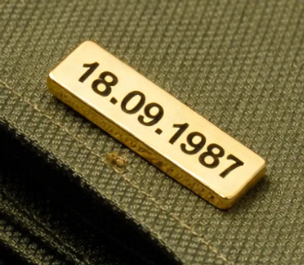 Pack_Of_2_Gold_Date_Cufflinks
