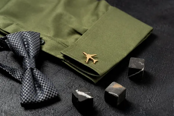 Pack_Of_2_Gold_Boeing_Airplane_Cufflinks
