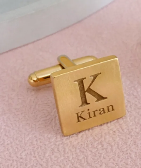 Pack_Of_2_Gold_Personalized_Name_Cufflinks_With_Initial