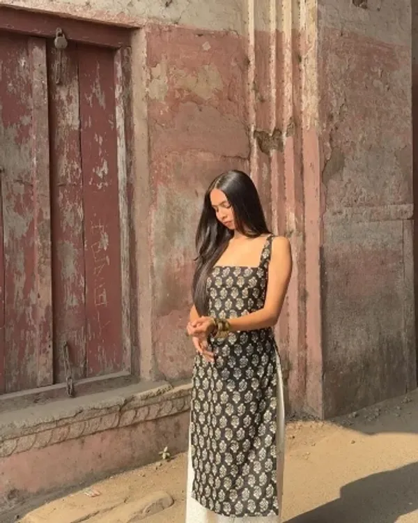 Brown_Cotton_Premium_And_Elegant_Kurta_For_Women