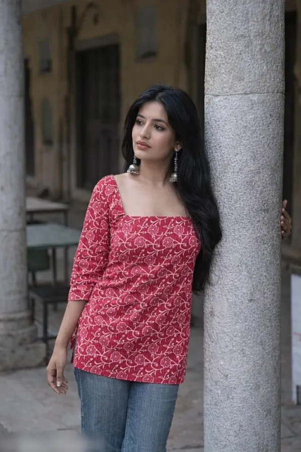 Pink_Cotton_Premium_And_Elegant_Kurti_For_Women