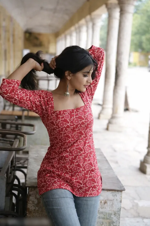 Pink_Cotton_Premium_And_Elegant_Kurti_For_Women