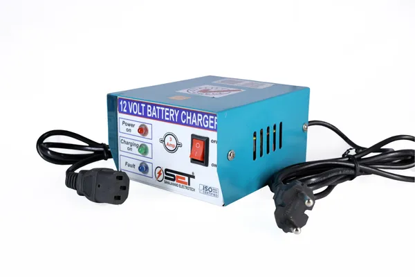 Set_12_Volt_3_Amp_Digital_Battery_Charger_(_Auto_Off_)_For_Charging_Spray_Pump_Battery_|_Transformer_Based_|_Heavy_Duty