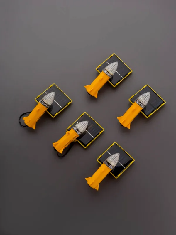 Set__Solar_Rocket_Light_–_Pack_of_5_|_Smart_Solar_Rocket_Light_for_Farm_Protection_|_Red_LED_Blinking_Animal_Deterrent_Light_|_Weather_Resistant