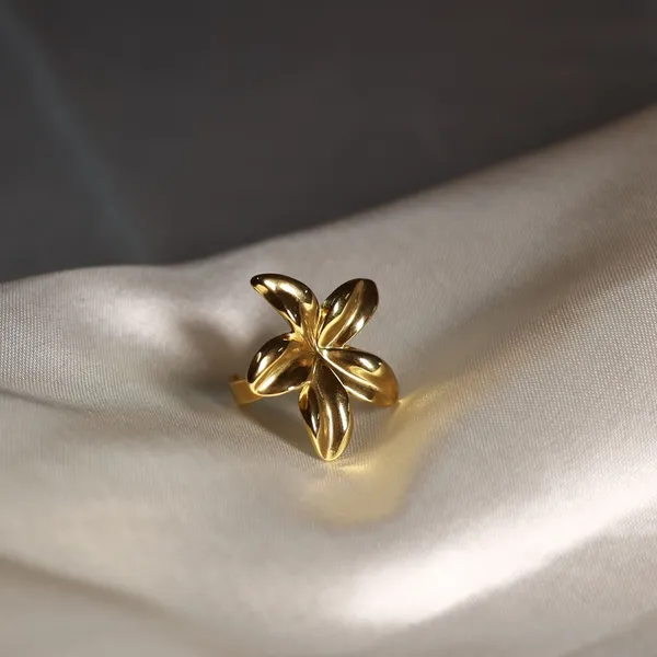 Golden_Stainless_Steel_Bold_Bloom_Ring_For_Women