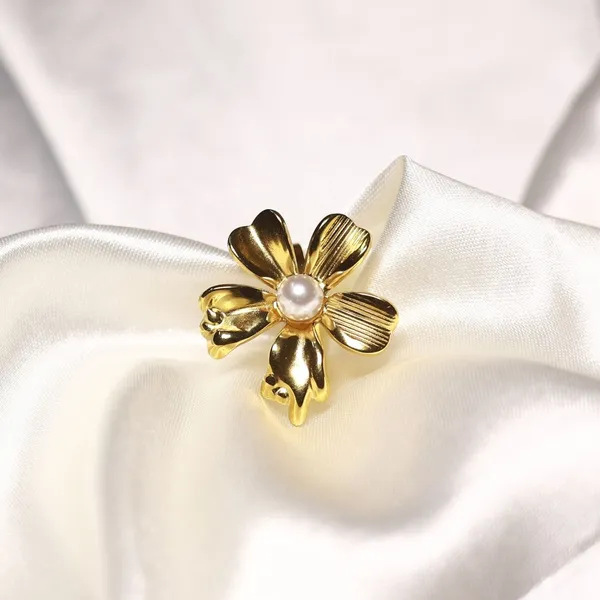 Golden_Stainless_Steel_Pearl_Bloom_Finger_Ring_For_Women