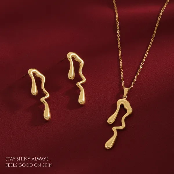 Golden_Stainless_Steel_Fluid_Line_Necklace_With_Earring_Set_For_Women