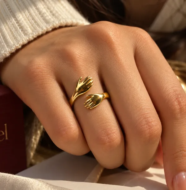 The_Forever_Love_Jewellery_Set_Heart_Necklace_+_Hug_Ring_+_Screw-Detail_Bracelet