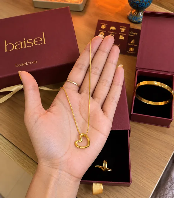 The_Timeless_Love_Luxe_Set_Heart_Necklace_+_Crescent_Ring_+_Screw-Detail_Bracelet