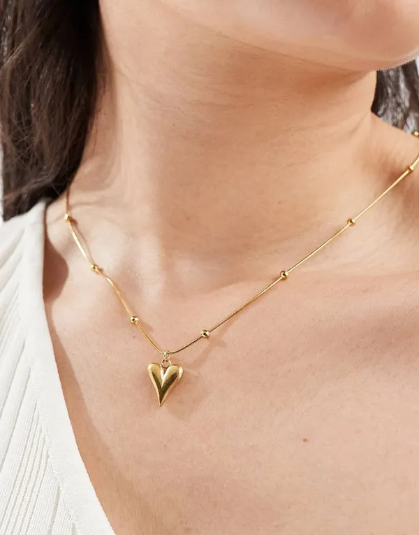 Golden_Stainless_Steel_Veronica_Heart_Charm_Necklace_For_Women
