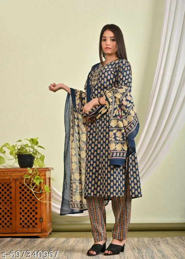 Grey_Cotton_Printed_Kurti_With_Pant_And_Dupatta_Set_For_Women