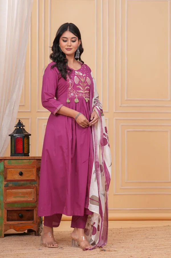 Pink_Cotton_Printed_Kurti_With_Pant_And_Dupatta_Set_For_Women