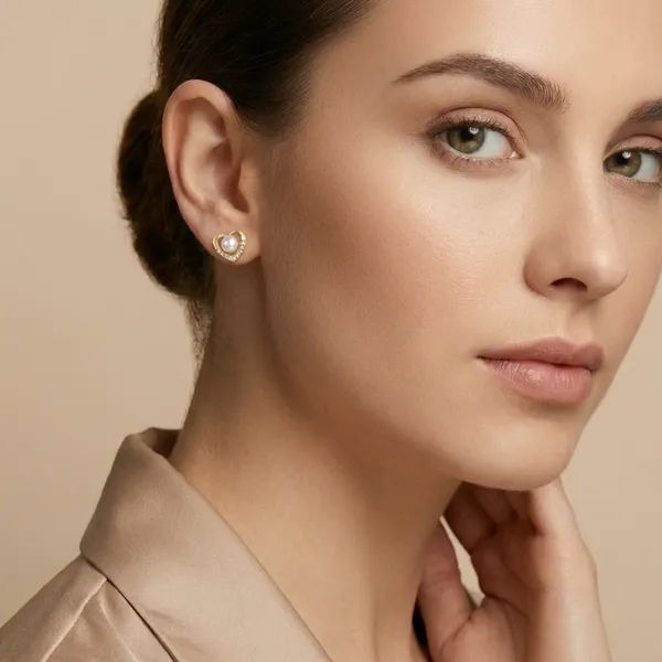 Silver_Heart_Of_Pearl_Stud_Earrings_For_Women