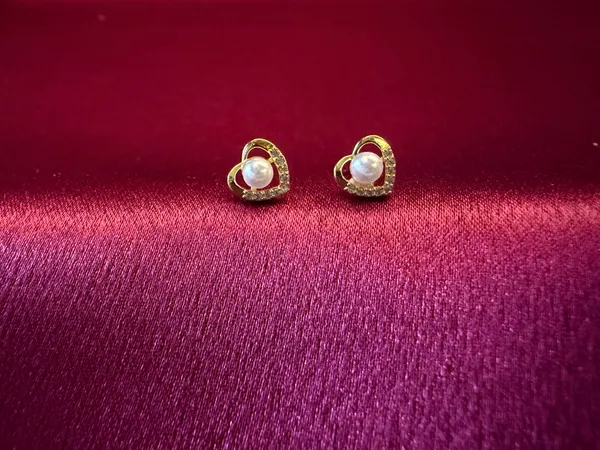 Silver_Heart_Of_Pearl_Stud_Earrings_For_Women