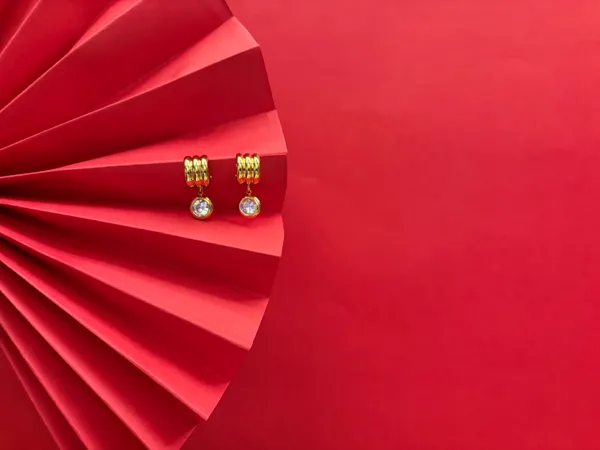Gold_Plated_Stunned_Danglers_Earrings_For_Women