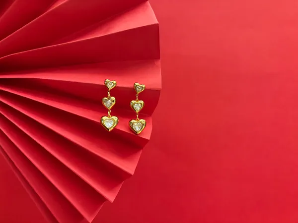 Gold_Plated_Heartthrob_Danglers_Earrings_For_Women