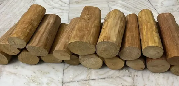 Pure_Sandalwood_Stick_50_Gm_And_5_Ml_Sandalwood_Oil_Combo