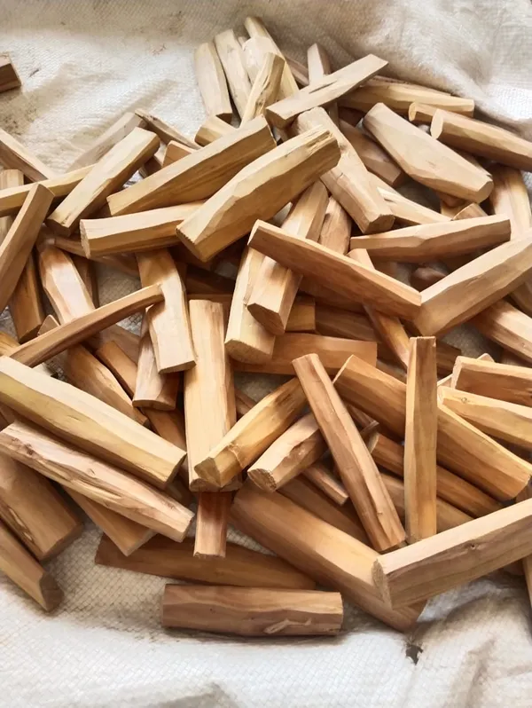 Pure_white_Sandalwood_Stick_50_Gm_And_5_Ml_Sandalwood_Oil_Combo