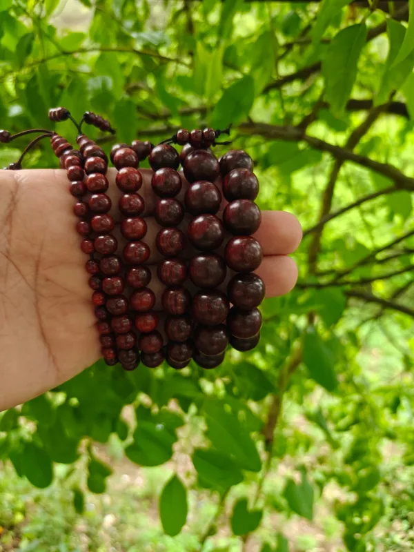 Red_Sandalwood_Bracelet_For_Unisex