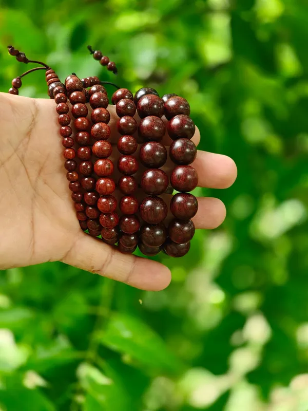 Red_Sandalwood_Bracelet_For_Unisex
