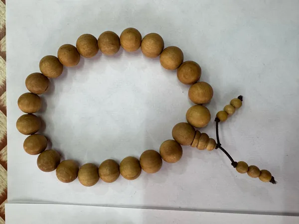 Light_Brown_White_Sandalwood_Bracelet_For_Unisex