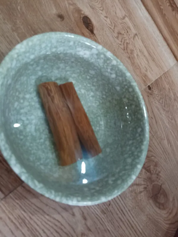 Pure_White_Sandalwood_Sinkable_Grade_Stick