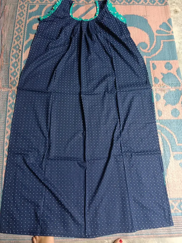 Navy_Blue_Polka_Dot_Sleeveless_Nighty_For_Women