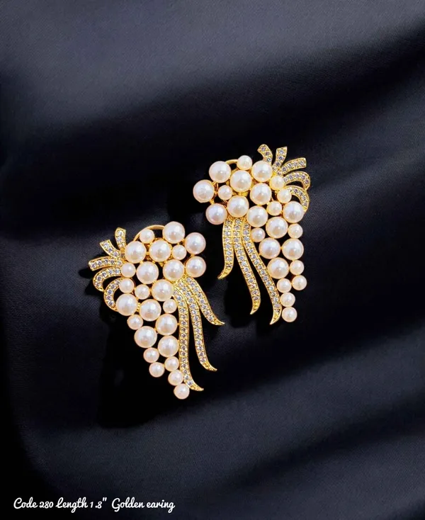 Gold_And_Pink_Pearl_Cluster_Drop_Earrings_For_Women