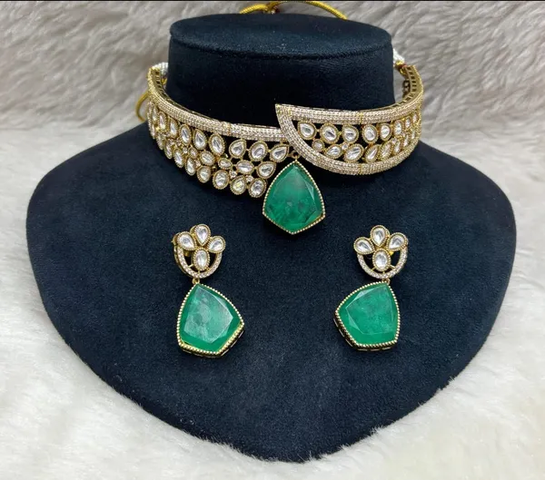 Gold_And_Green_Kundan_Stone_Choker_Necklace_Set_For_Women