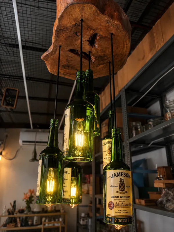Jameson_Bottle_Chandelier_with_pure_Mahagoni_