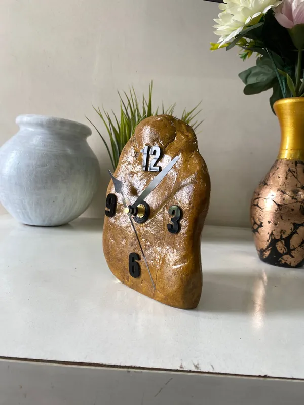 Upcycled_Natural_River_Stone_Clock_