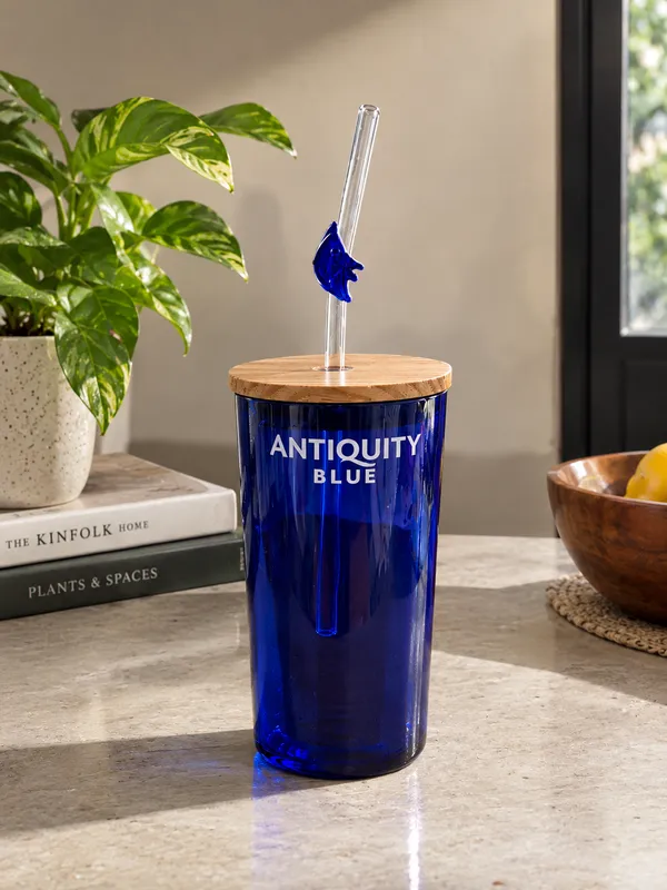 Upcycled_Antiquity_Glass_Sipper_–_550_ML_|_Made_from_Antiquity_Blue®_Bottle