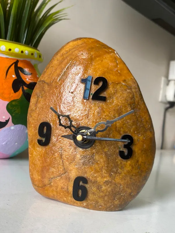 Upcycled_Natural_River_Stone_Clock