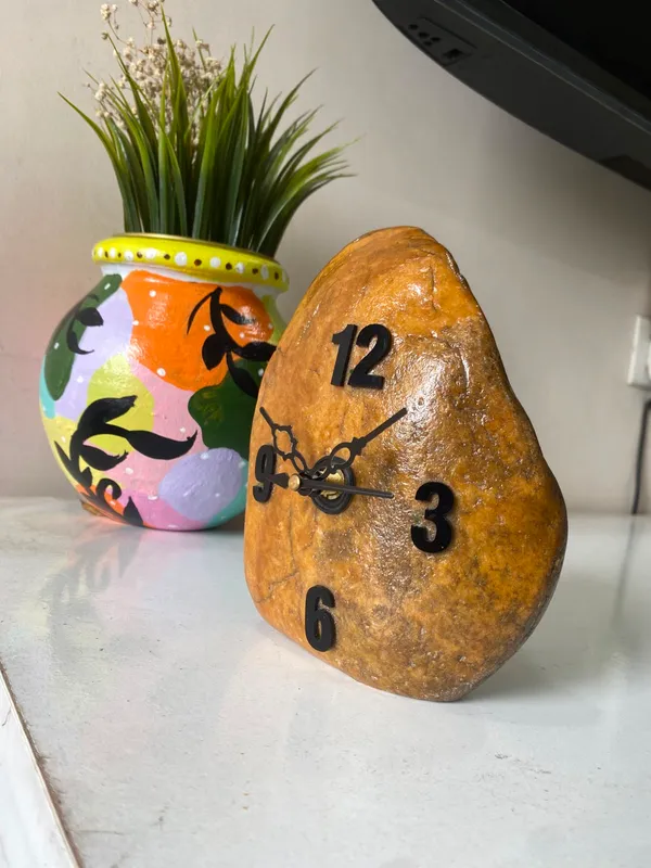 Upcycled_Natural_River_Stone_Clock