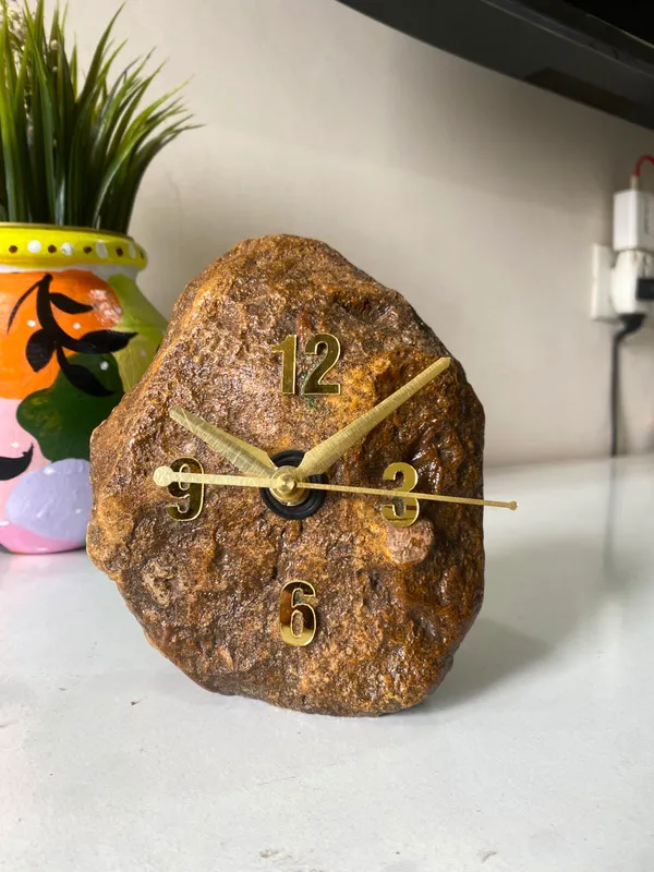 Upcycled_Natural_River_Stone_Clock