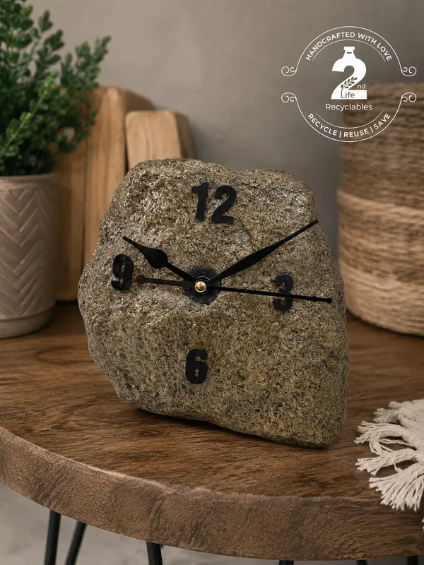 Upcycled_Natural_River_Stone_Clock_–_Earth_Grey_Fossil_Stone_Edition