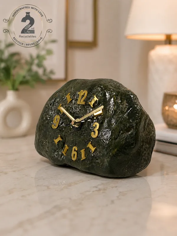 Upcycled_Natural_River_Stone_Clock_–_Midnight_Granite_Edition