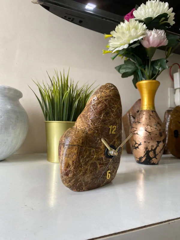 Upcycled_Natural_River_Stone_Clock_–_Noiseless