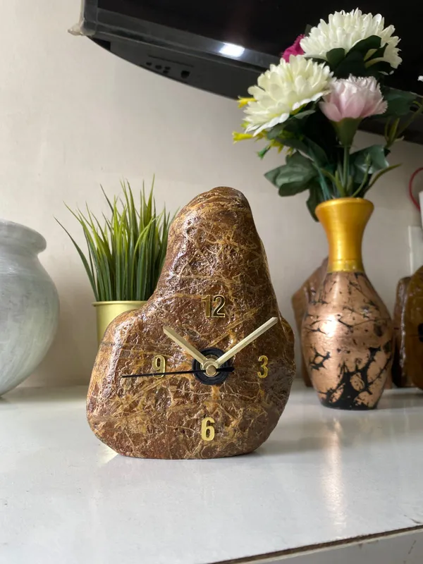 Upcycled_Natural_River_Stone_Clock_–_Noiseless