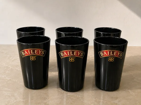 Baileys_Premium_upcycled_6-Piece_Glass_Set