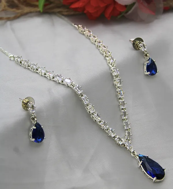 White_Brass_Silver_Plated_Beautiful_Uncut_2_Line_Necklace_Set_With_Maangtika_For_Women_And_Girls