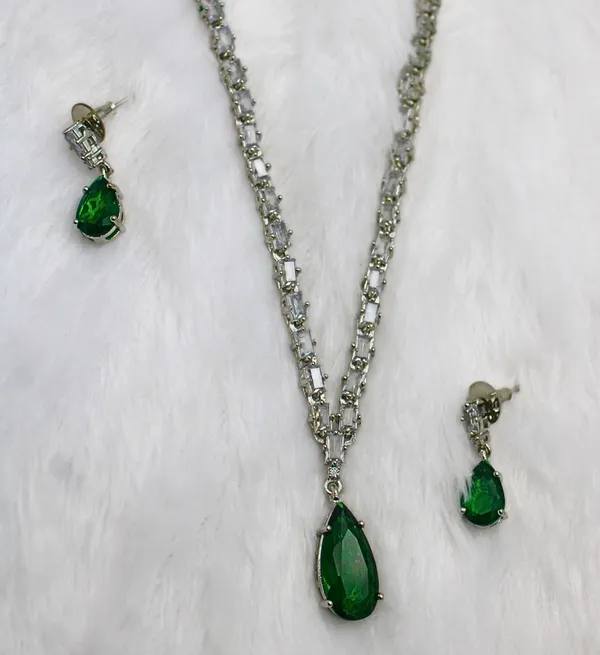 White_Brass_Silver_Plated_Beautiful_Uncut_2_Line_Necklace_Set_With_Maangtika_For_Women_And_Girls