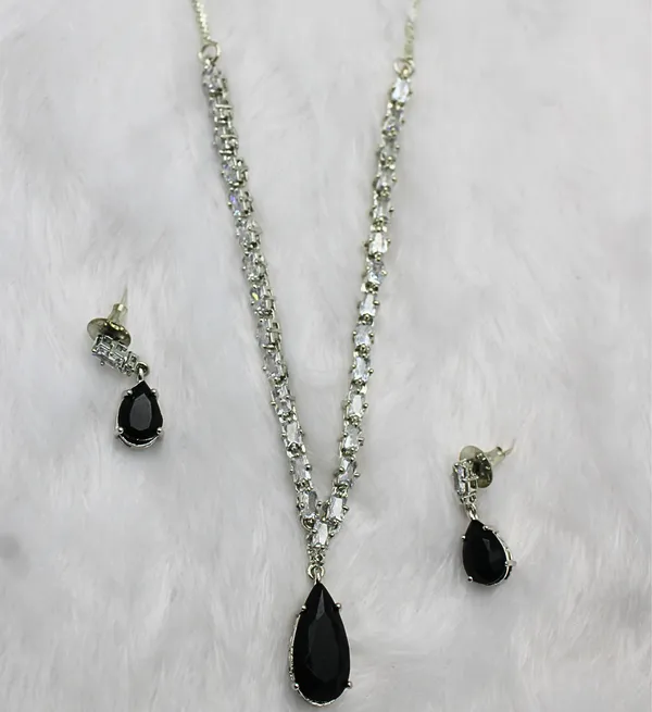 White_Brass_Silver_Plated_Beautiful_Uncut_2_Line_Necklace_Set_With_Maangtika_For_Women_And_Girls