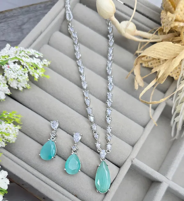 White_Brass_Silver_Plated_Beautiful_Uncut_2_Line_Necklace_Set_With_Maangtika_For_Women_And_Girls