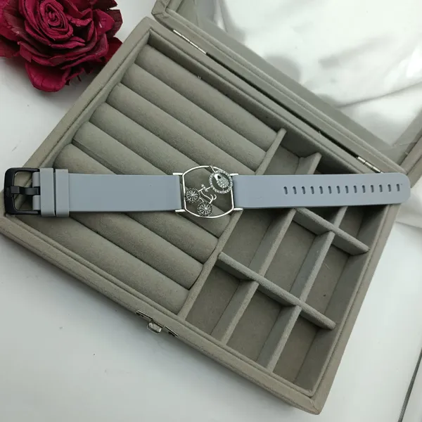 Silver_Plated_Wrist_Watch_Style_Belt_Bracelet_For_Women_And_Girls