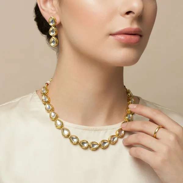 Gold_Plated_Brass_Traditional_Small_Size_Kundan_Necklace_For_Women_And_Girls