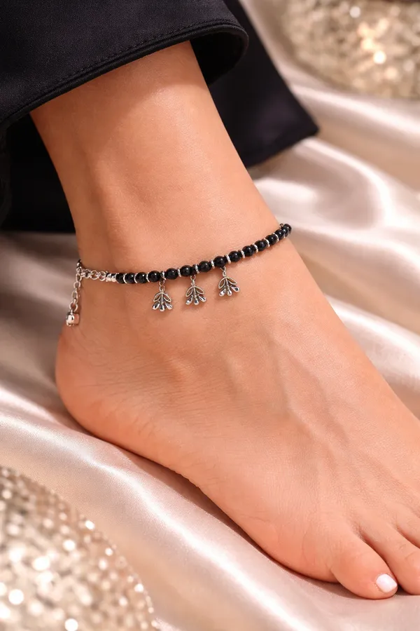 Black_And_Little_White_Silver_Plated_Alloy_Anklet_For_Women